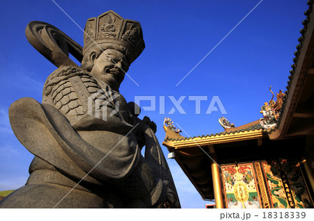 Stone sculpture of chinese god in chinese temple Stone sculpture of chinese god in chinese temple 18318339
