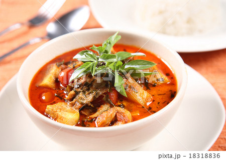 Kaeng Pled Ped Yang (Roasted Duck in Red Curry) Kaeng Pled Ped Yang (Roasted Duck in Red Curry) 18318836