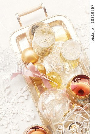 Christmas champagne Christmas champagne 18319267