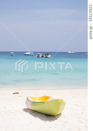 kayak on the beach, Vacation time 18323921