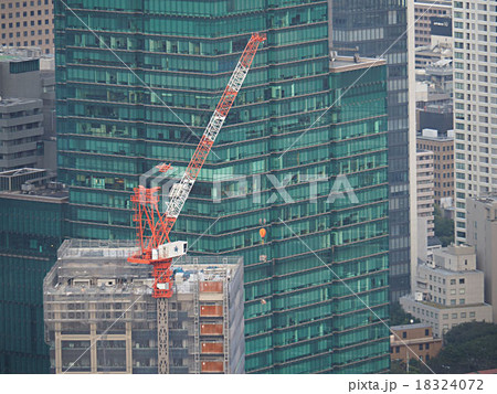 高層ビル工事中 18324072