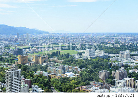 札幌の街並み（北海道大学） 18327621