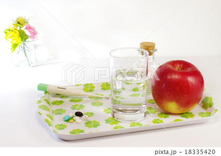 お薬の時間 18335420