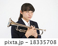 トランペット女子高生 18335708