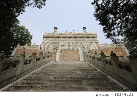 北京　碧雲寺　（香山公園）　金剛宝座塔 18344523