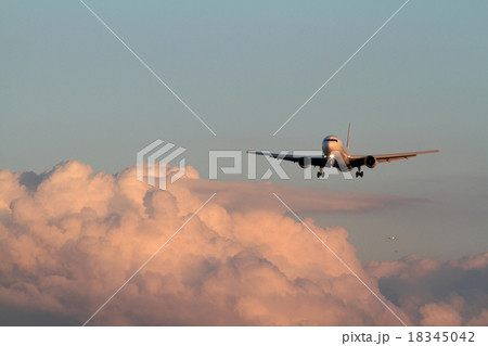 連なる着陸機 18345042