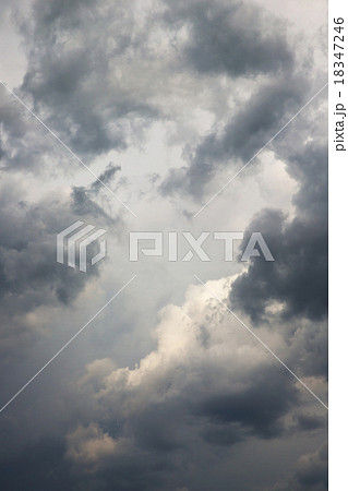 thunderstorm cloud 18347246