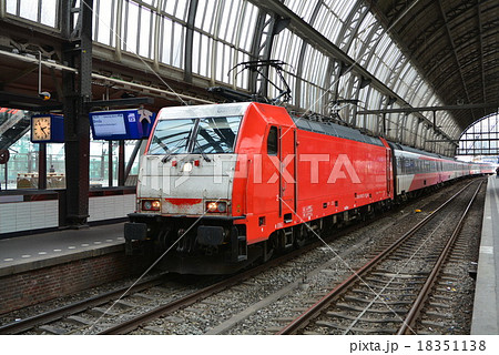 ヨーロッパの列車 ヨーロッパの列車 18351138