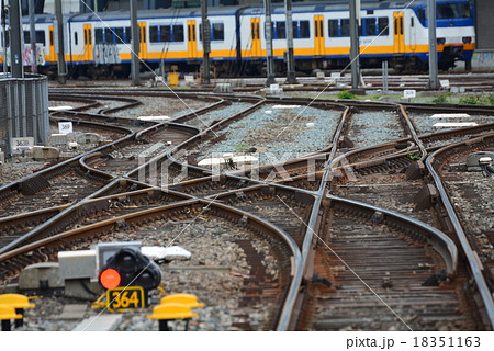 ヨーロッパの線路 18351163