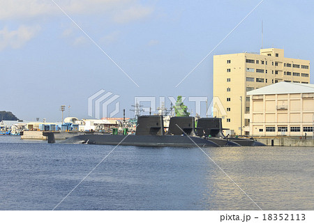 海上自衛隊横須賀基地 18352113