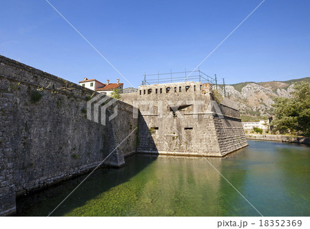 fortress fortress 18352369