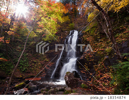 秋の宇津江四十八滝  王滝  岐阜県高山市国府町 18354874