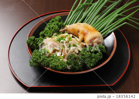 豚足とミミガー(豚耳) 豚足とミミガー(豚耳) 18356142