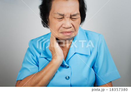 Sore throat senior woman 18357380