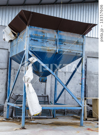 steel silo, use for fill paddy rice  into big bag 18357606