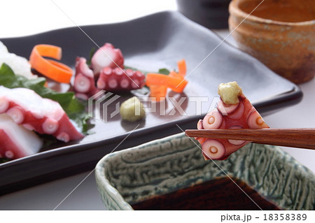 蛸の刺身 18358389