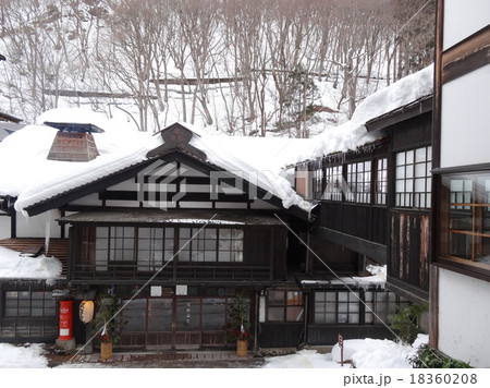 法師温泉 玄関先 正面 法師温泉 玄関先 正面 18360208