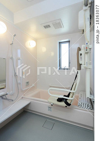 リフト付き浴室 18363077