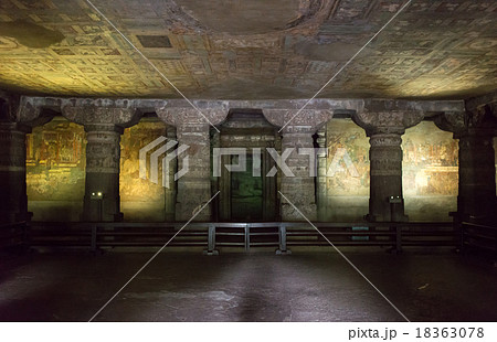 インド　アジャンター石窟　第1窟 18363078