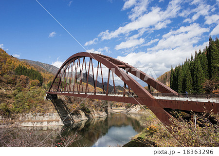 錦秋の奥裾花大橋 18363296