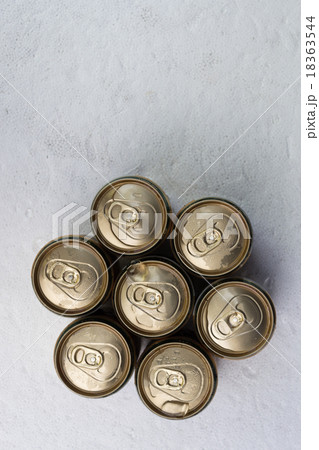 top view a isolated aluminum beer cans and clover 18363544