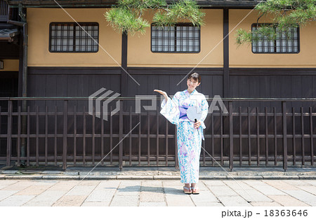 浴衣の若い女性(京都) 浴衣の若い女性(京都) 18363646