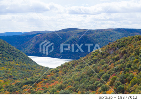 Fall by the Hudson River Fall by the Hudson River 18377012