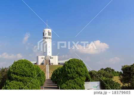 快晴の横浜シンボルタワー 快晴の横浜シンボルタワー 18379605