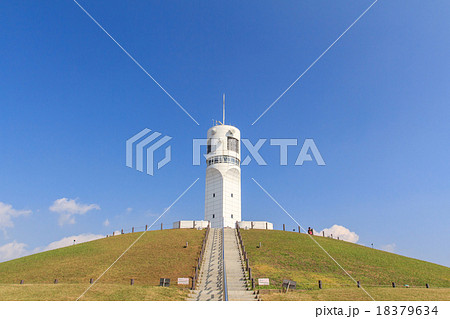 快晴の横浜シンボルタワー 18379634