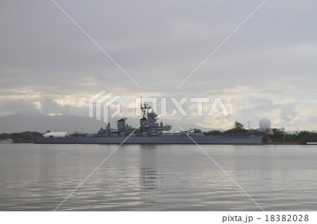 戦艦ミズーリ　　ハワイ軍港 18382028