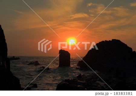東尋坊と雄島 18383381