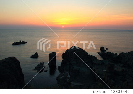 東尋坊の夕日 東尋坊の夕日 18383449