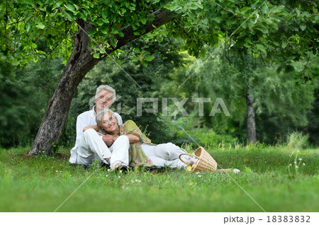 Amusing old couple on picnic Amusing old couple on picnic 18383832