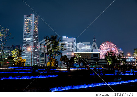 横浜の夜景　スマートイルミネーション横浜2015  18387779