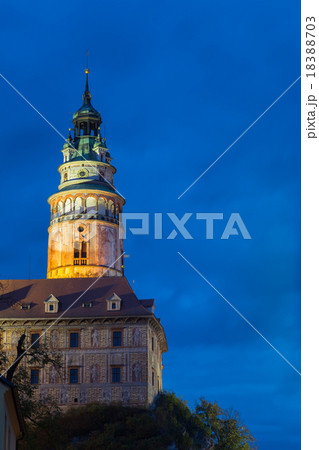 Beautiful night view to castle tower in Cesky 18388703