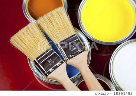 Paint cans, bright colorful tone concept 18391492