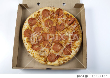 Pepperoni pizza, tasty natural food theme 18397167