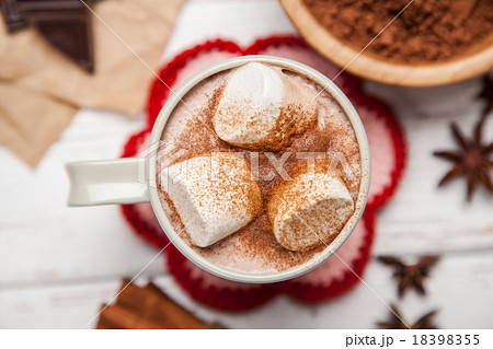 Cocoa drink with marshmallows Cocoa drink with marshmallows 18398355