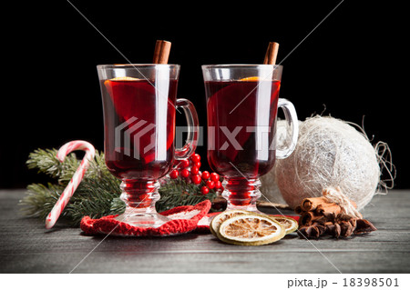 Mulled wine with cinnamon and orange Mulled wine with cinnamon and orange 18398501