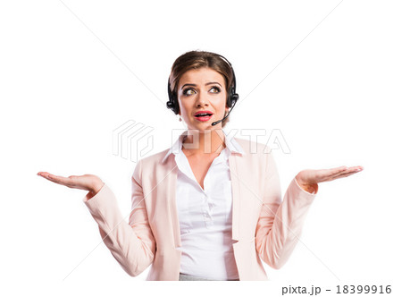 Attractive young businesswoman Attractive young businesswoman 18399916