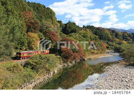 わたらせ渓谷鐵道「美しき渡良瀬川沿いを走るトロッコ列車」 18405764