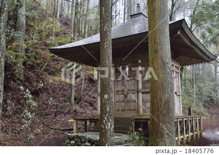 金峯神社 義経隠れ塔  18405776