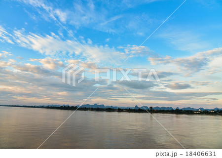 Sunset river 18406631
