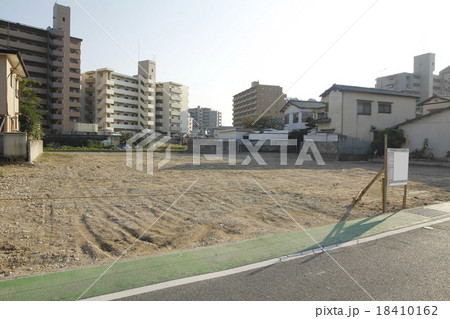 更地と看板 18410162