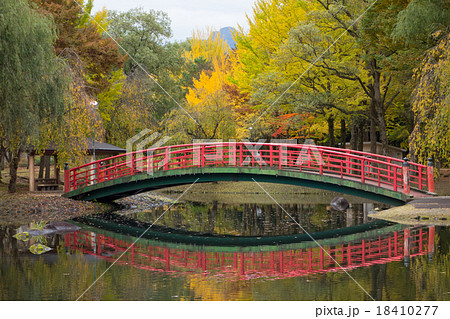 秋の湯沢中央公園の写真素材