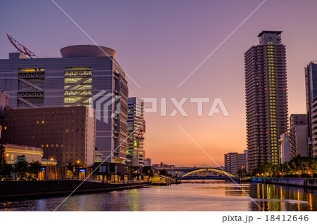 大阪 中之島 の夕景 大阪 中之島 の夕景 18412646