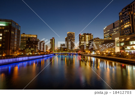 大阪 中之島の夜景 18412703