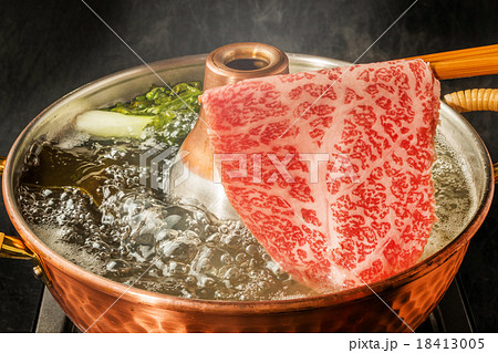 高級和牛しゃぶしゃぶと専用鍋 Shabu-shabu japanese food 高級和牛しゃぶしゃぶと専用鍋 Shabu-shabu japanese food 18413005