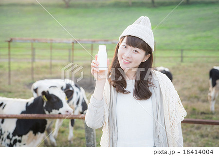 牛乳 女性 牛乳 女性 18414004