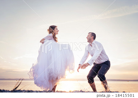 Beautiful wedding couple Beautiful wedding couple 18415501